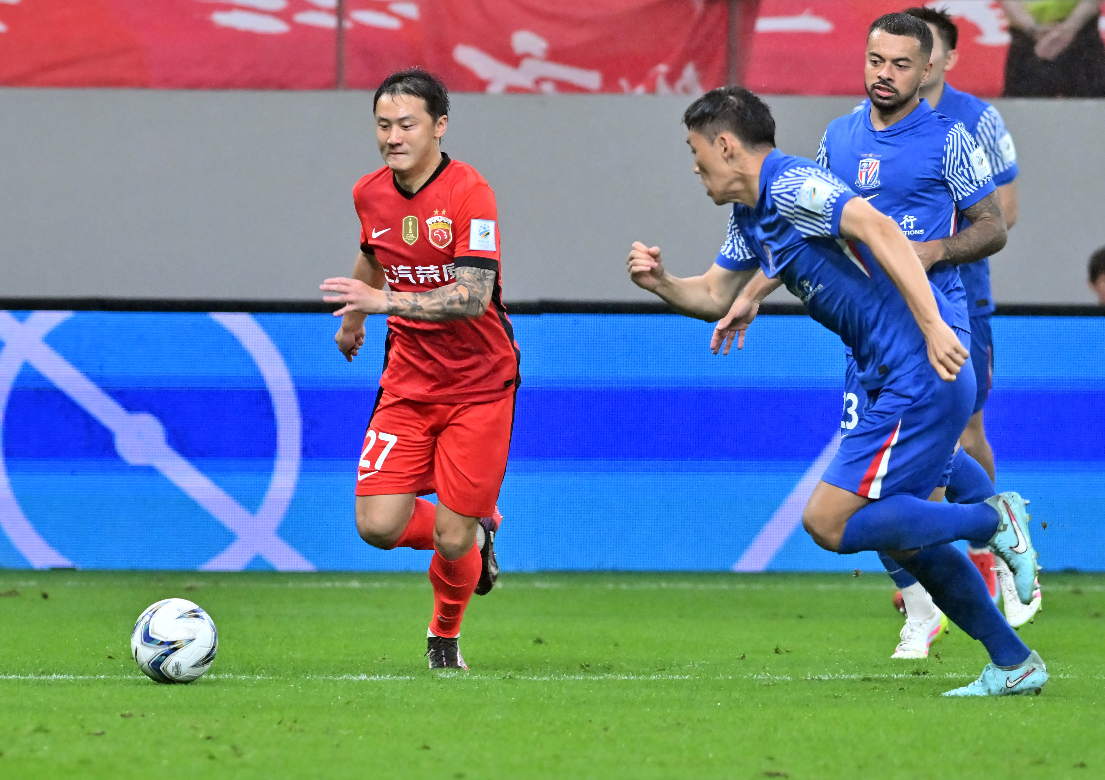 包含清晨意甲传出新动向，利物浦状态回暖，管理层表态——目标明确，控场能力受关注的词条